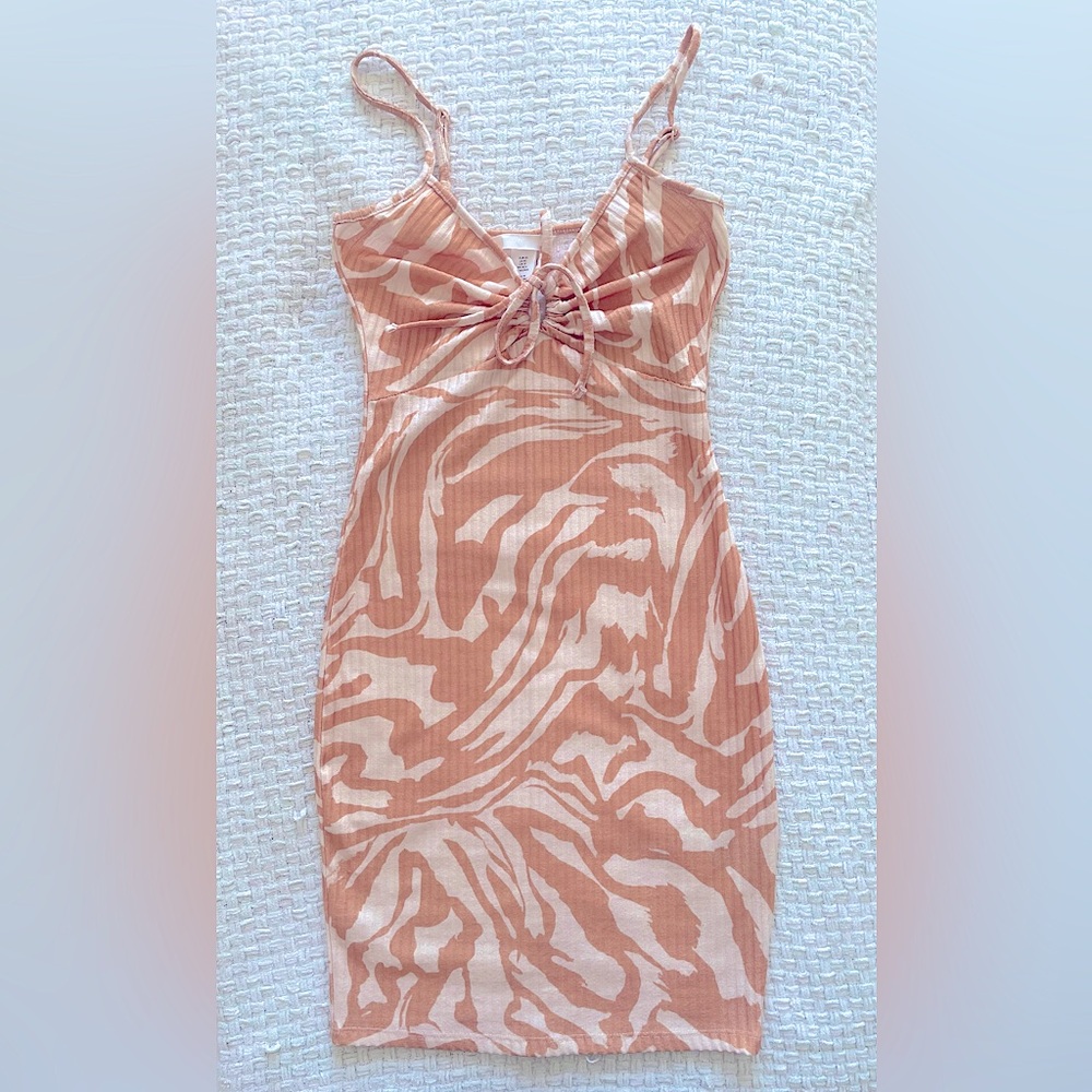 H&M women’s summer dress 🤍